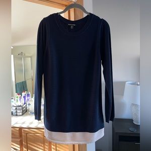 Woman’s sweater size M